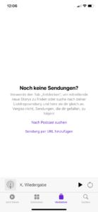 Wenn ihr die App installiert habt, dann öffnet sie. Dann seht ihr hoffentlich eure bereits abonnierten Podcasts oder eben eine leere Podcast App.  Unter Mediathek findet ihr die Option "Sendung per URL hinzufügen". Klickt auf diesen Link und nun erscheint folgendes kleines Pop-up (siehe nächstes Bild).